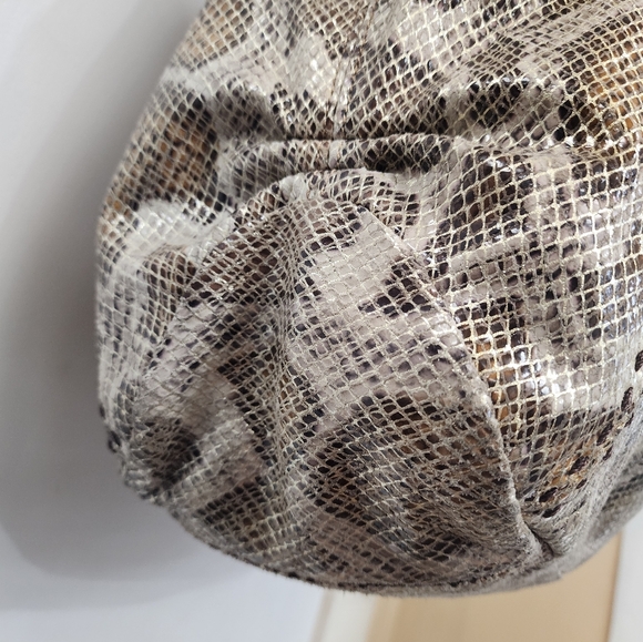 B. MAKOWSKY Shoulder snakeskin Hand Bag leather purse .Like new condition. - Picture 5 of 11